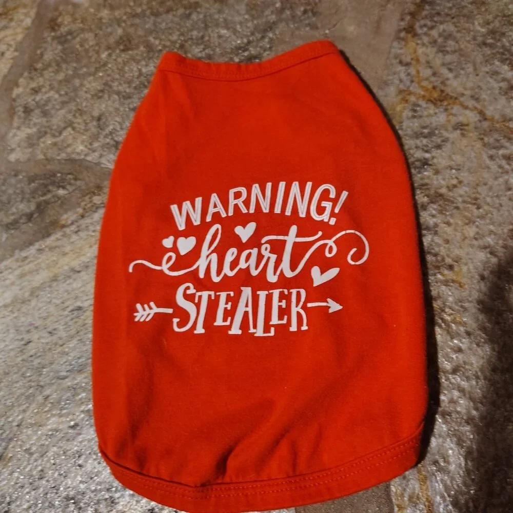 SUEOSU Red Dog Shirt Warning Heart Stealer Size Small